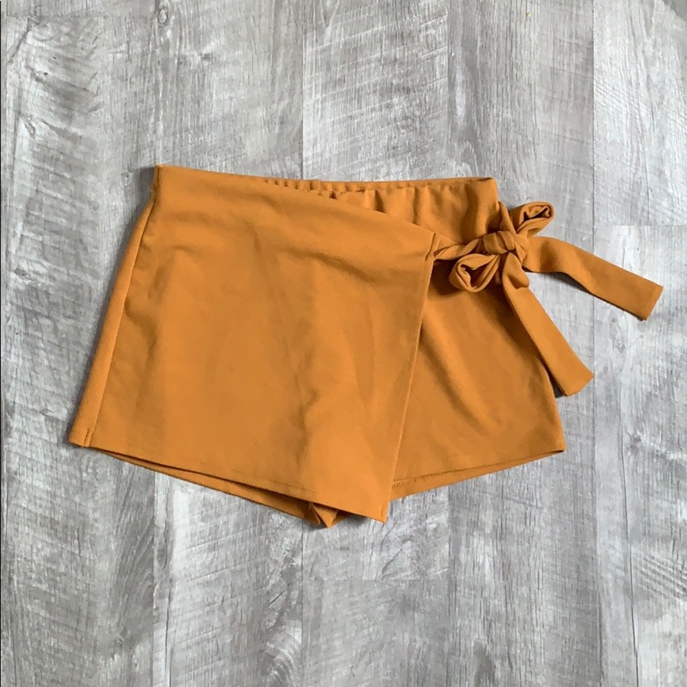 Yellow/Tan Skort